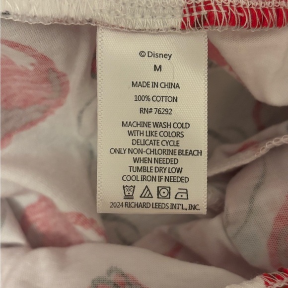 Snow White Sleepwear Disney Apparel Top and Crop Pant Medium - Picture 7 of 8